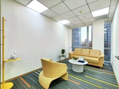 项目名称:通用国际中心 产品房号:A座501A 参考面积: 588平米 产品租金:63000元每月 (含物业供暖)